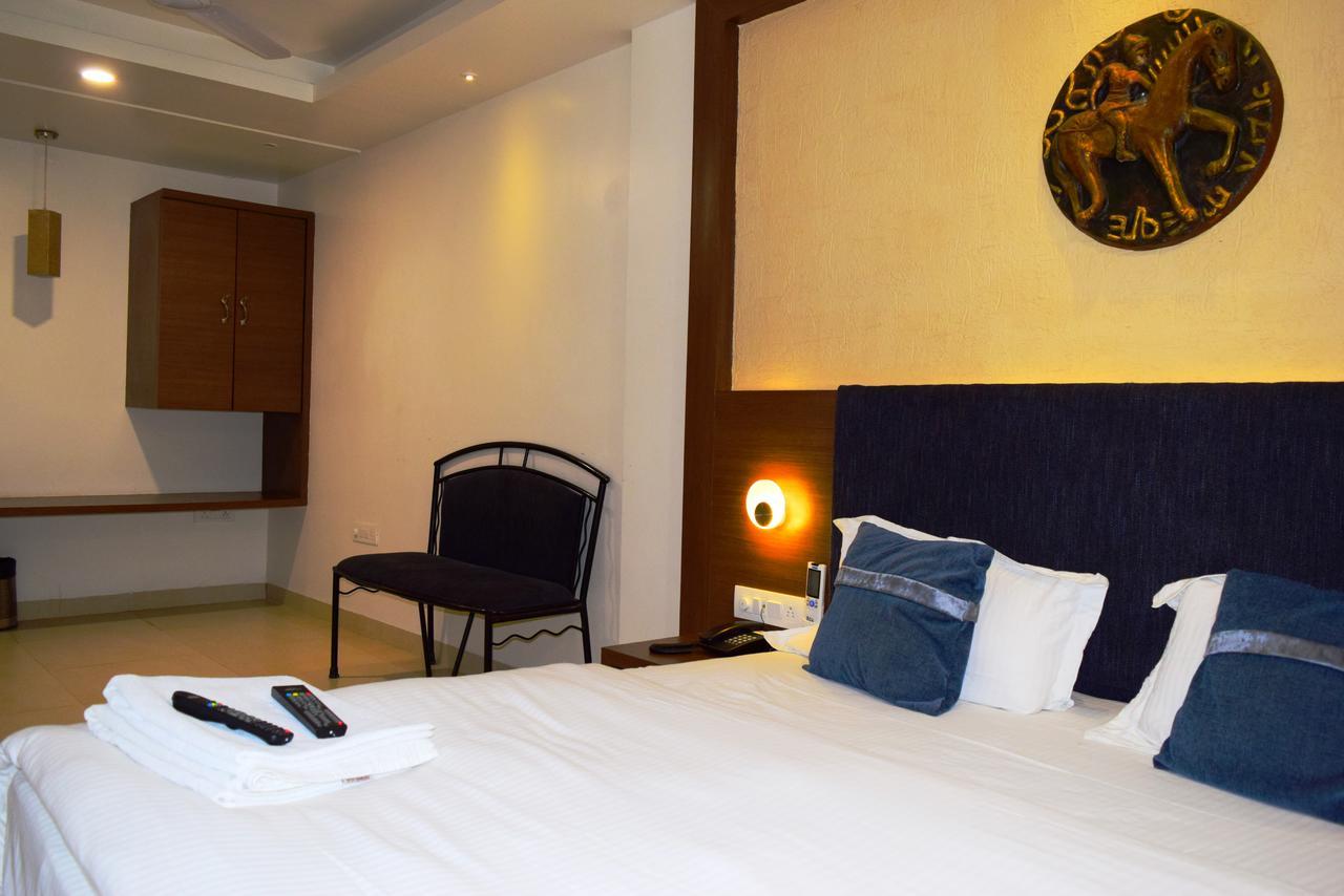 Hotel Chandragupta Udždžain Exteriér fotografie